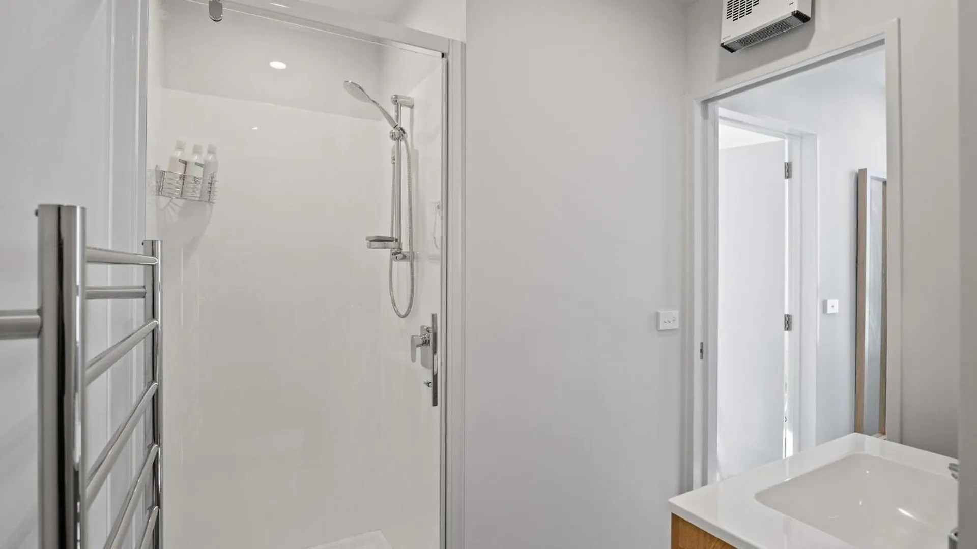 Апартаменты Cbd 2 Bed 2 Bath With Free Parking Крайстчёрч