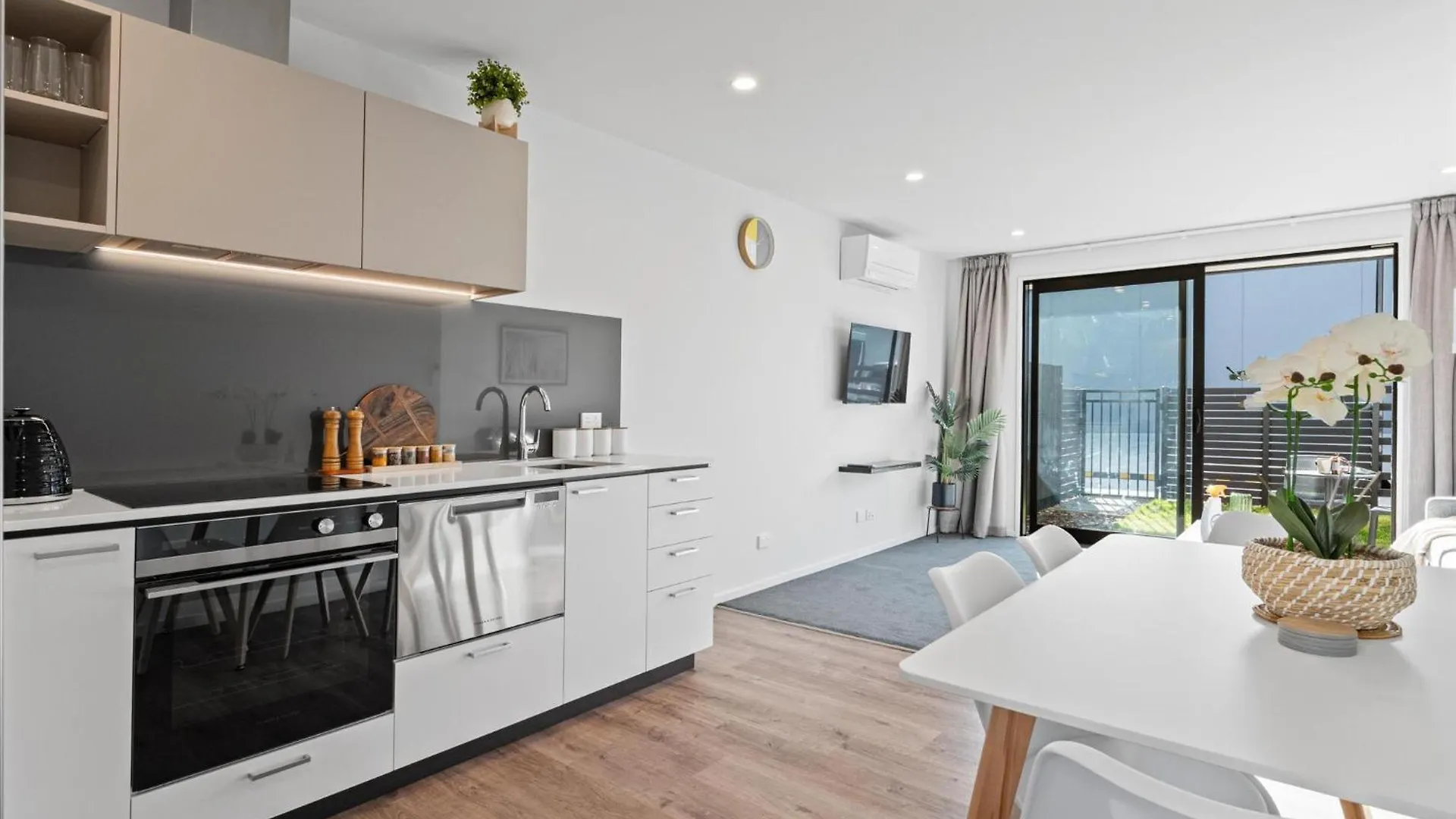 Апартаменты Cbd 2 Bed 2 Bath With Free Parking Крайстчёрч 0*,